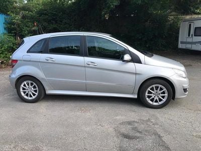 Mercedes B200