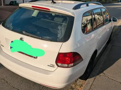 Gebraucht VW Golf VI 105 PS (77 kW) 2010 Weiß Kleinwagen