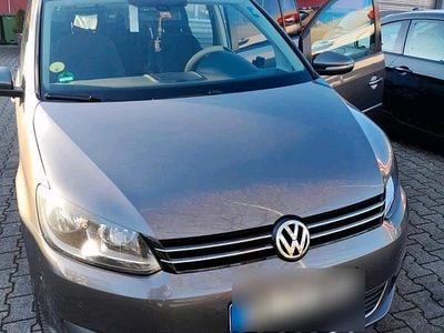 Grau Gebraucht 2013 VW Touran Van / Kleinbus | 9.500 € (Fairer Preis)