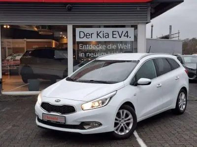 Gebraucht Kia Ceed Sportswagon Premium 135 PS (99 kW) 2015 Weiß Kombi