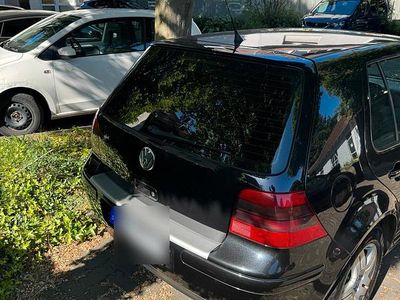 Schwarz Gebraucht 1998 VW Golf IV Kleinwagen | 1.100 € (Fairer Preis)