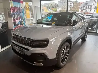 Neu Jeep Avenger Summit 110 PS (80 kW) 2025 Grau SUV