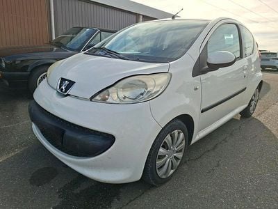 Gebraucht Peugeot 107 68 PS (50 kW) 2008 Weiß Kleinwagen