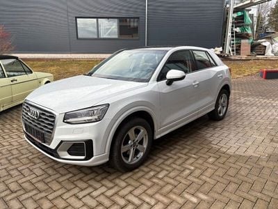 Gebraucht Audi Q2 Sport 150 PS (110 kW) 2020 Gletscherweiß metallic SUV