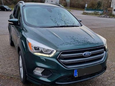 Gebraucht Ford Kuga Titanium 150 PS (110 kW) 2017 Grün SUV