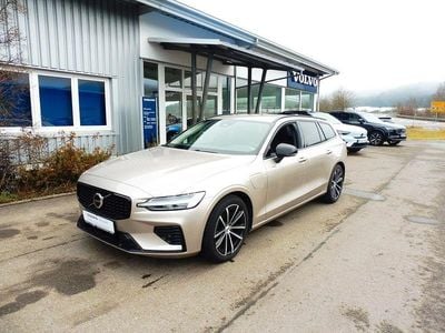 Gebraucht Volvo V60 Plus 335 PS (246 kW) 2022 Bright dusk Kombi