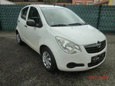 Gebraucht Opel Agila 65 PS (47 kW) 2009 Weiß Kleinwagen