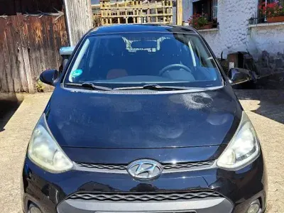 Gebraucht Hyundai i10 Trend 67 PS (49 kW) 2016 Schwarz Kleinwagen