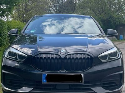 gebraucht BMW 118 i - Szh PDC Tempomat Klimaaut LED CarPlay Na