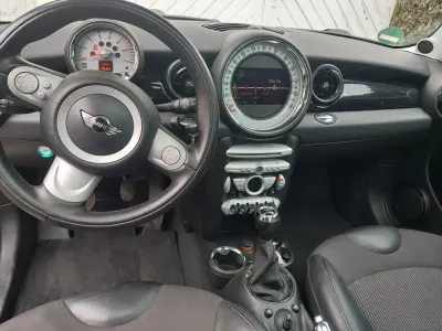 Begagnad Mini Cooper D 109 HK (80 kW) 2008 Svart Halvkombi
