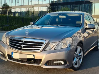 Gebraucht Mercedes E250 Avantgarde 204 PS (150 kW) 2009 Grau Limousine