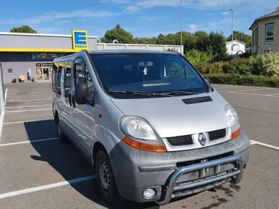 Gebraucht Renault Trafic 101 PS (74 kW) 2004 Silber Van / Kleinbus