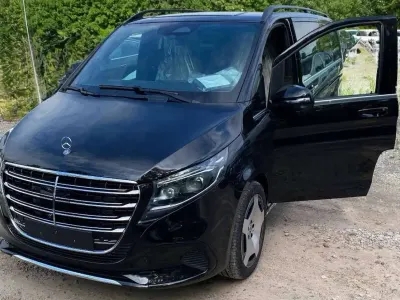 Neu Mercedes V300 Exclusive 237 PS (174 kW) 2026 Schwarz Van / Kleinbus
