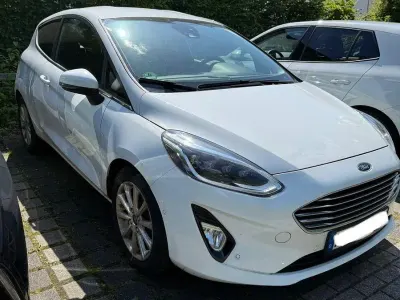 Gebraucht Ford Fiesta Titanium 101 PS (74 kW) 2019 Weiß Kleinwagen