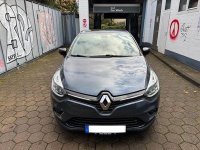 Grau Gebraucht 2017 Renault Clio IV LIMITED Kleinwagen | 6.790 € (Guter Preis)