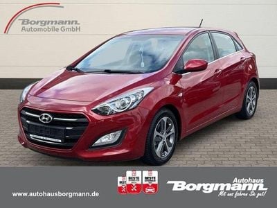 Rot Gebraucht 2015 Hyundai i30 YES! Limousine | 10.490 € (Etwas zu teuer)