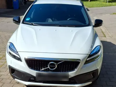 Second-hand Volvo V40 CC 152 CP (111 kW) 2018 Alb Break