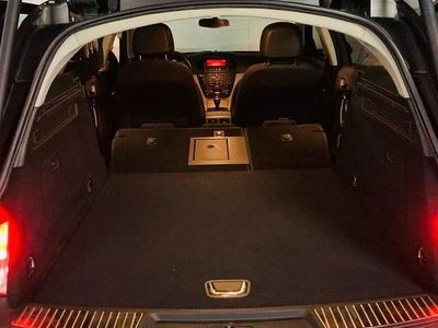 Second-hand Opel Insignia Active 140 CP (102 kW) 2013 Negru Break