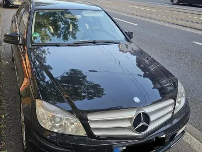 Gebraucht Mercedes C250 204 PS (150 kW) 2010 Schwarz Limousine