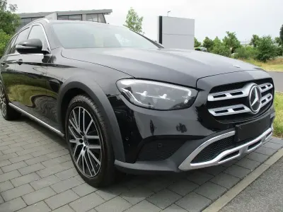 Gebraucht Mercedes E400 330 PS (242 kW) 2023 Schwarz Limousine
