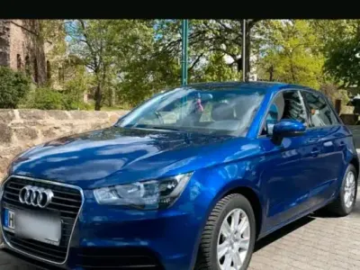 Gebraucht Audi A1 105 PS (77 kW) 2013 Blau Kleinwagen