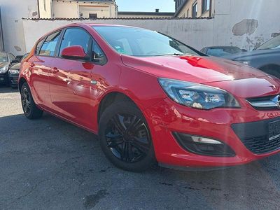 Gebraucht Opel Astra Selection 116 PS (85 kW) 2015 Rot Limousine