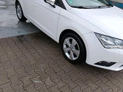 Gebraucht Seat Leon 105 PS (77 kW) 2015 Weiß Kleinwagen