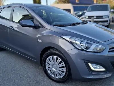 Gebraucht Hyundai i30 Style 135 PS (99 kW) 2015 Grau Kombi