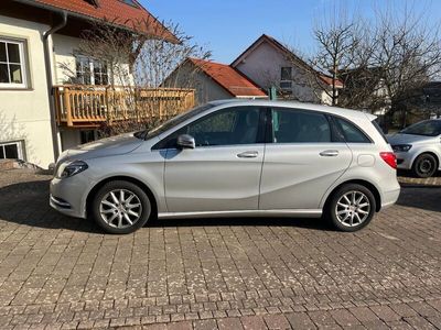 Mercedes B200