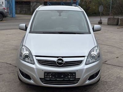 Usata Opel Zafira Family 140 CV (102 kW) 2012 Argento Monovolume