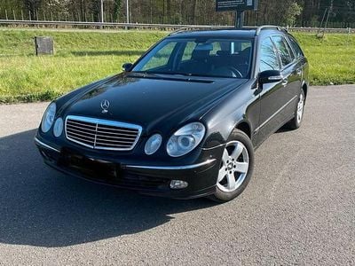 Second-hand Mercedes E280 177 CP (130 kW) 2004 Negru Break