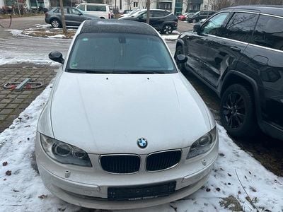 Weiß Gebraucht 2007 BMW 118 Kleinwagen | 3.850 €