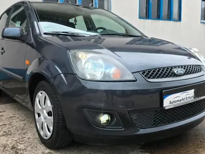 Usata Ford Fiesta Ambiente 80 CV (58 kW) 2007 Nero Utilitaria