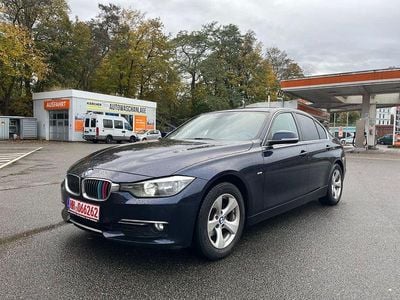Gebraucht BMW 320 Sport Line 170 PS (125 kW) 2013 Blau Limousine