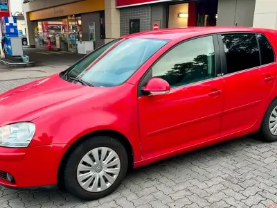 Gebraucht VW Golf VI 102 PS (75 kW) 2008 Rot Kleinwagen