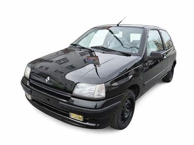 Second-hand Renault Clio 75 CP (55 kW) 1992 Negru Hatchback