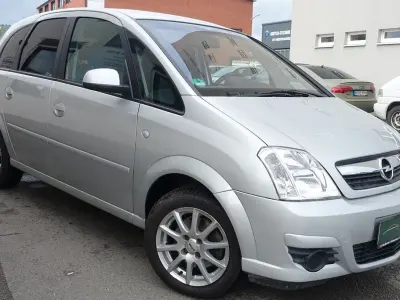Gebraucht Opel Meriva Edition 105 PS (77 kW) 2010 Silber Van / Kleinbus