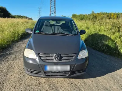 Gebraucht VW Fox 54 PS (39 kW) 2008 Grau Kleinwagen