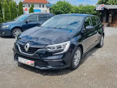 Gebraucht Renault Mégane Life 101 PS (74 kW) 2017 Schwarz Limousine