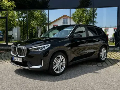 Gebraucht BMW iX1 230 kW (313 PS) 2023 Schwarz SUV
