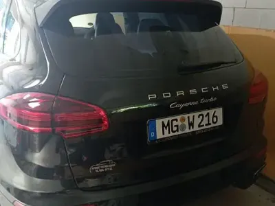 Gebraucht Porsche Cayenne Turbo 519 PS (381 kW) 2014 Schwarz SUV