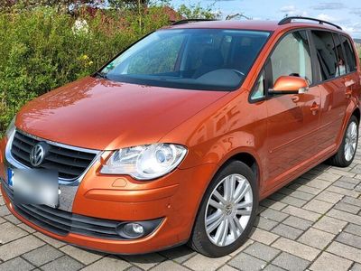 gebraucht VW Touran 1,4 TSI Unidet, AHK, sehr guter Zustand.