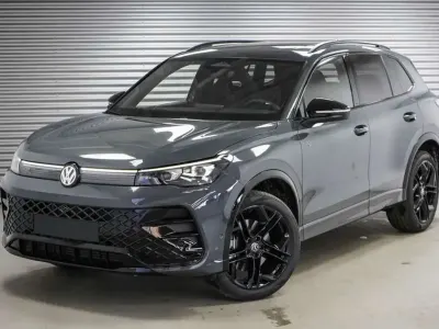 Neu VW Tiguan R-line 193 PS (141 kW) 2025 Delfingrau metallic (b0) SUV
