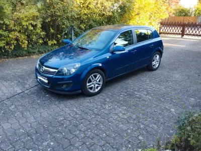 Gebraucht Opel Astra Sport 105 PS (77 kW) 2007 Blau Limousine