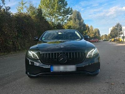 Schwarz Gebraucht 2020 Mercedes E220 Avantgarde Limousine | 27.000 € (Superpreis)