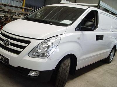 Second-hand Hyundai H-1 116 CP (85 kW) 2016 Alb Monovolum