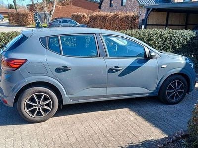 Gebraucht Dacia Sandero Essentiel 91 PS (66 kW) 2024 Grau Limousine