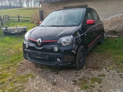 Używany Renault Twingo Intens 90 KM (66 kW) 2018 Czarny Hatchback