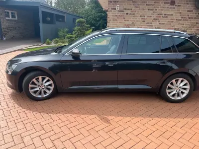 Gebraucht Skoda Superb Premium Edition 150 PS (110 kW) 2019 Schwarz Kombi