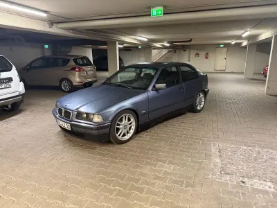 Gebraucht BMW 316 Basis 105 PS (77 kW) 1998 Blau Coupé